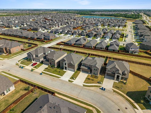 9812 Fall Brook Drive, Aubrey, TX 76227