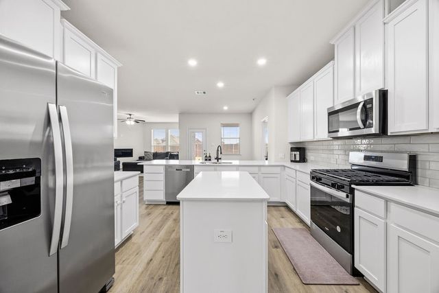 9812 Fall Brook Drive, Aubrey, TX 76227