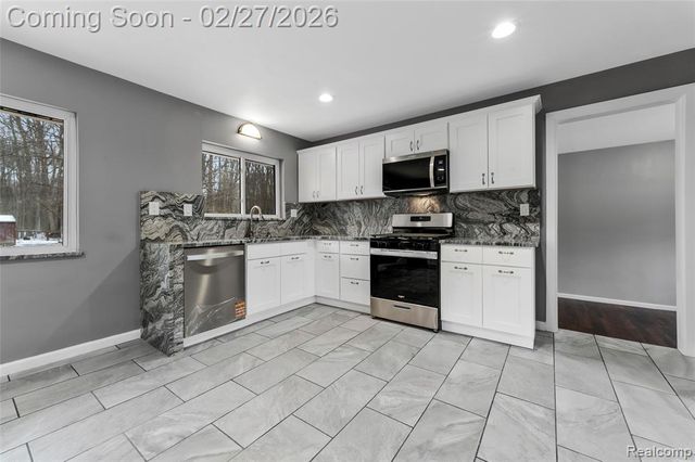 13515 Lenmoore Road, Belleville, MI 48111