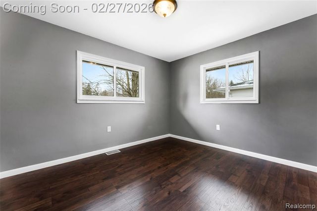 13515 Lenmoore Road, Belleville, MI 48111