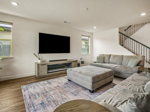 9882 Summerton Way, Elk Grove, CA 95624