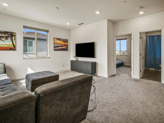 9882 Summerton Way, Elk Grove, CA 95624