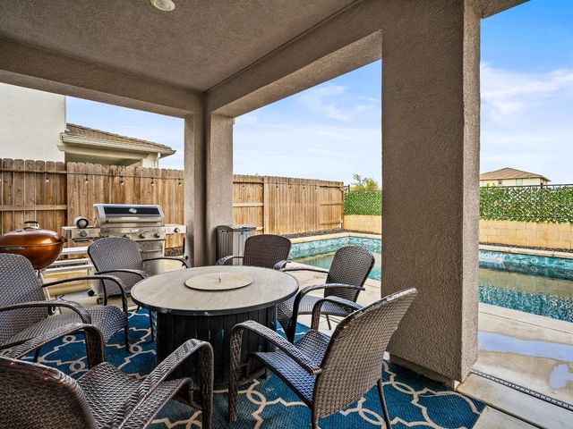 9882 Summerton Way, Elk Grove, CA 95624