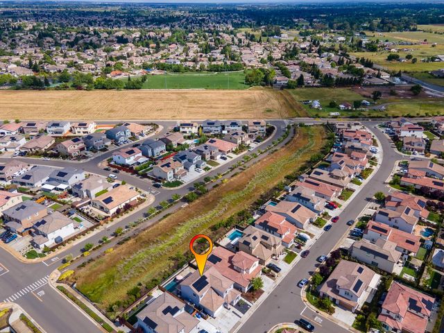 9882 Summerton Way, Elk Grove, CA 95624