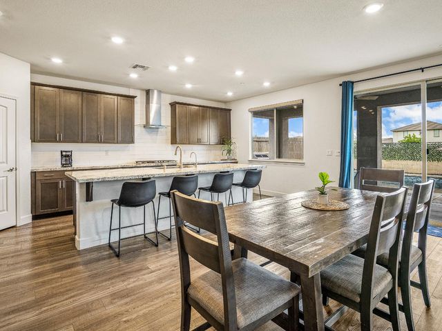 9882 Summerton Way, Elk Grove, CA 95624