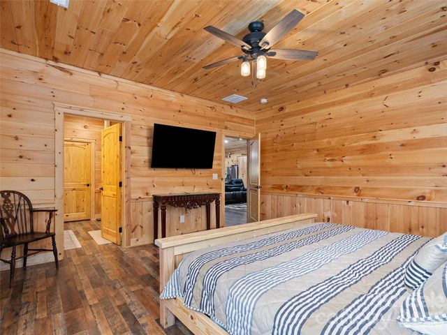 44 Rapid Waters Way, Waynesville, NC 28785