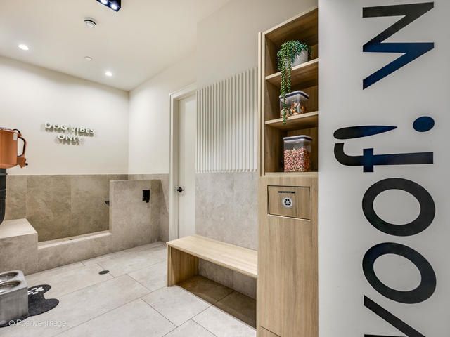 11 W Prospect Avenue 210, Mount Prospect, IL 60056
