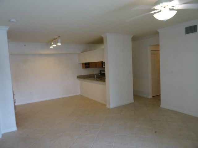 6450 Emerald Dunes Drive 103, West Palm Beach, FL 33411