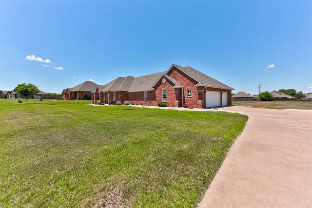 10501 Joseph Way, Yukon, OK 73099