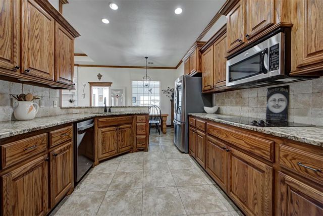 10501 Joseph Way, Yukon, OK 73099