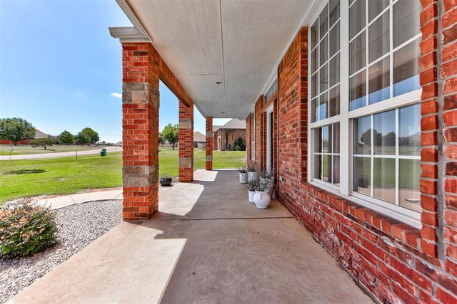10501 Joseph Way, Yukon, OK 73099
