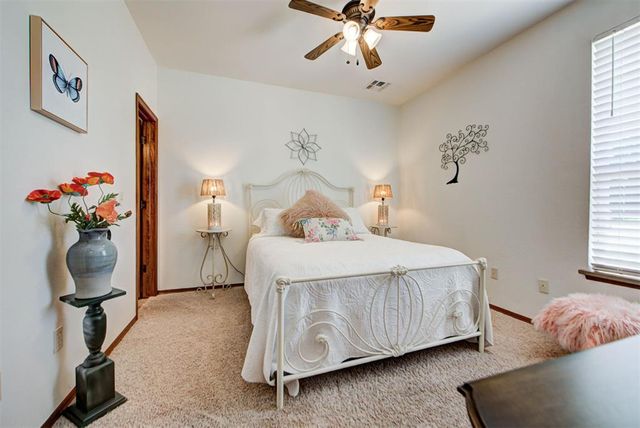 10501 Joseph Way, Yukon, OK 73099