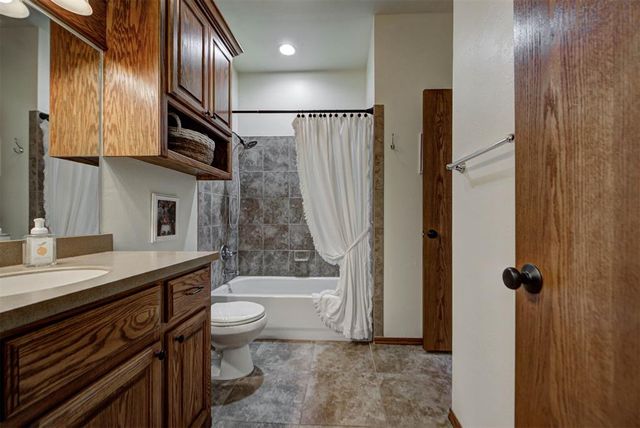 10501 Joseph Way, Yukon, OK 73099