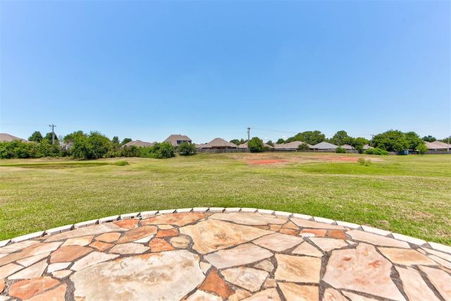 10501 Joseph Way, Yukon, OK 73099