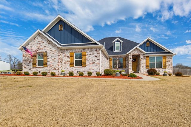 12226 Clyde Carnes Road, Farmington, AR 72730