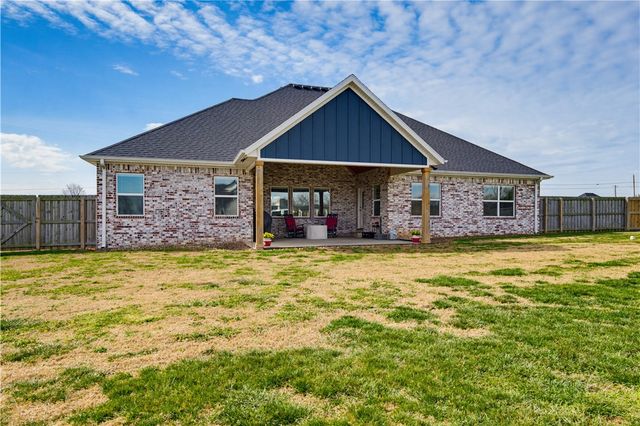 12226 Clyde Carnes Road, Farmington, AR 72730