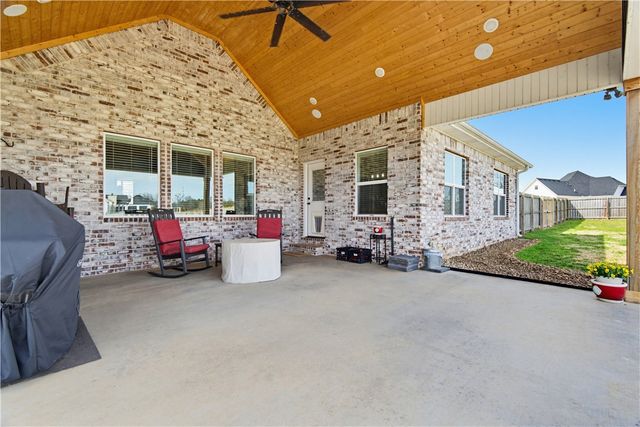 12226 Clyde Carnes Road, Farmington, AR 72730