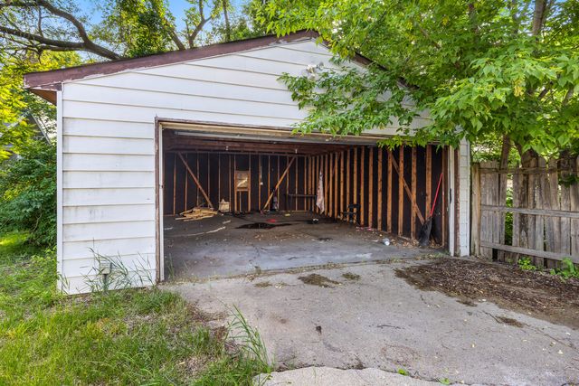810 N Horsman Street, Rockford, IL 61101
