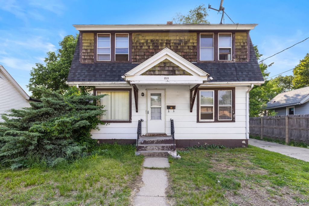 810 N Horsman Street, Rockford, IL 61101