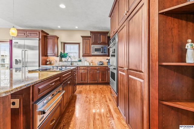 13904 S 41st Street, Bellevue, NE 68123