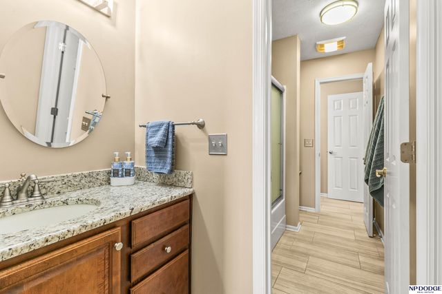 13904 S 41st Street, Bellevue, NE 68123