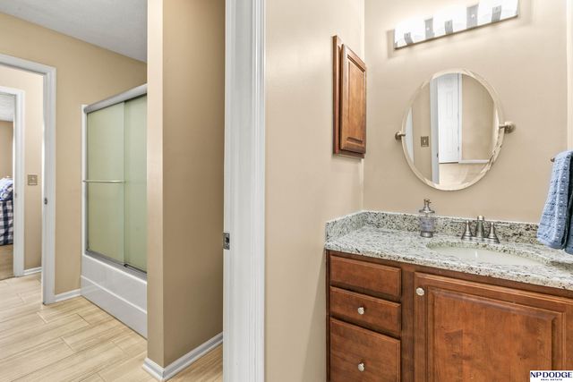 13904 S 41st Street, Bellevue, NE 68123