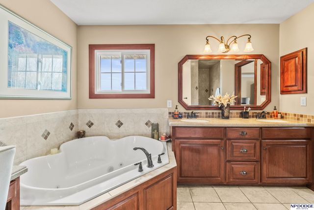 13904 S 41st Street, Bellevue, NE 68123