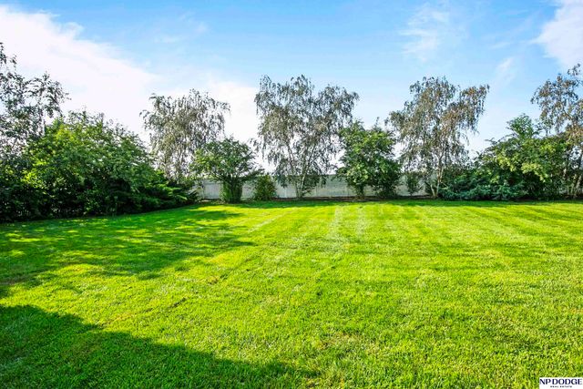 13904 S 41st Street, Bellevue, NE 68123