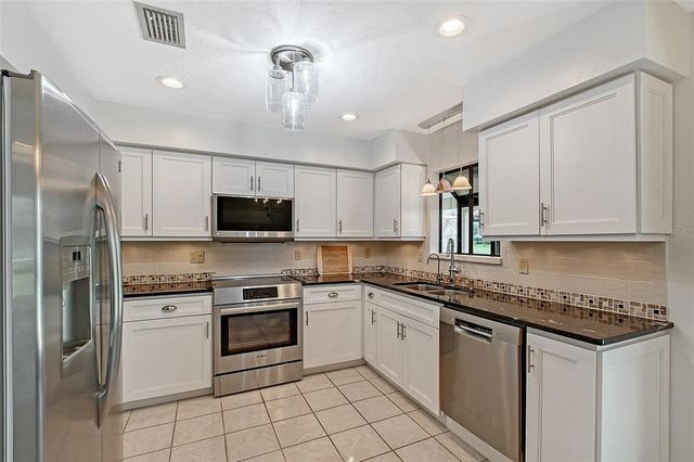 3704 PRAIRIE DUNES DRIVE, Sarasota, FL 34238