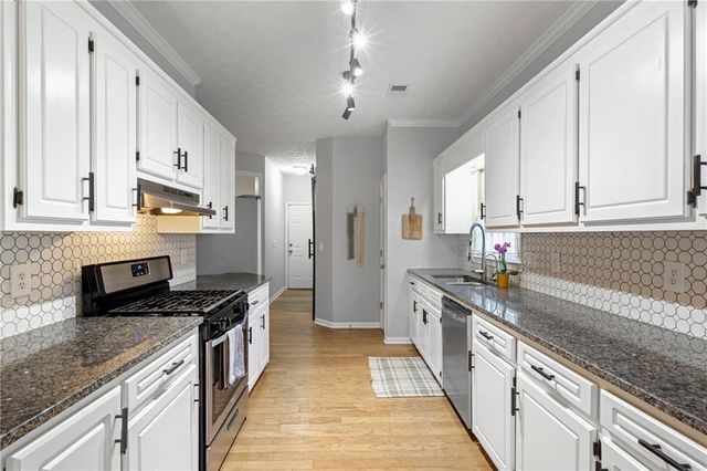 720 Johns Landing Way, Lawrenceville, GA 30045
