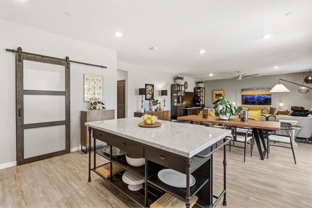 8256 Schellhous Dr, Roseville, CA 95747