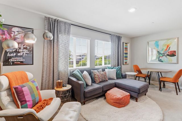 8256 Schellhous Dr, Roseville, CA 95747