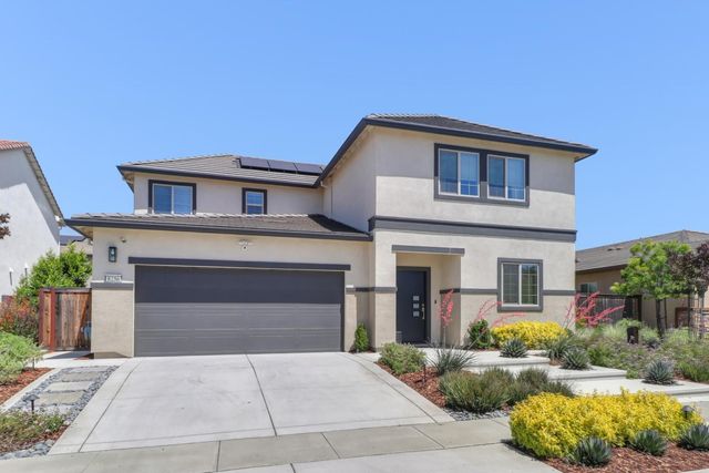 8256 Schellhous Dr, Roseville, CA 95747