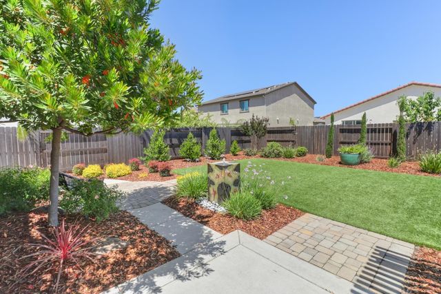 8256 Schellhous Dr, Roseville, CA 95747