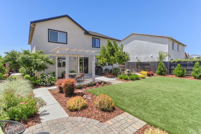 8256 Schellhous Dr, Roseville, CA 95747