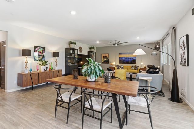 8256 Schellhous Dr, Roseville, CA 95747