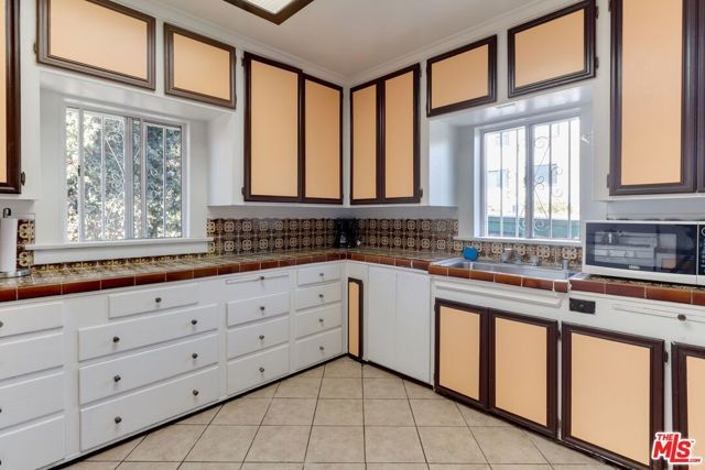 4825 Mascot Street, Los Angeles, CA 90019