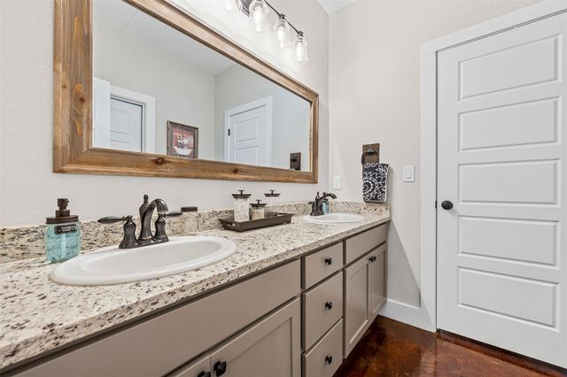 640 Blackbuck Ridge DR, Lampasas, TX 76550