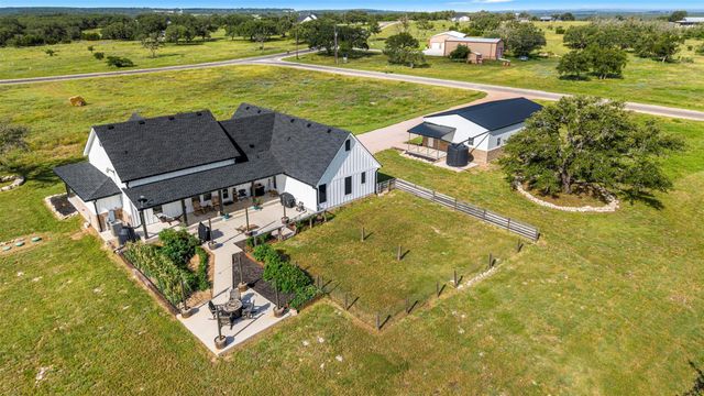640 Blackbuck Ridge DR, Lampasas, TX 76550