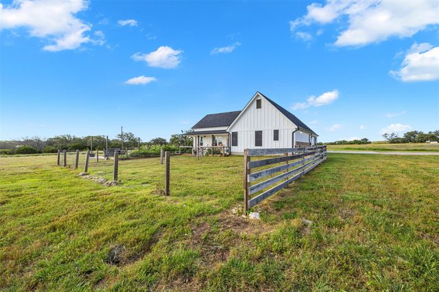 640 Blackbuck Ridge DR, Lampasas, TX 76550