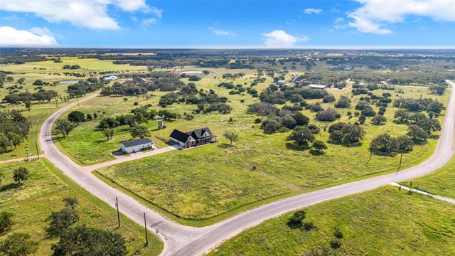 640 Blackbuck Ridge DR, Lampasas, TX 76550
