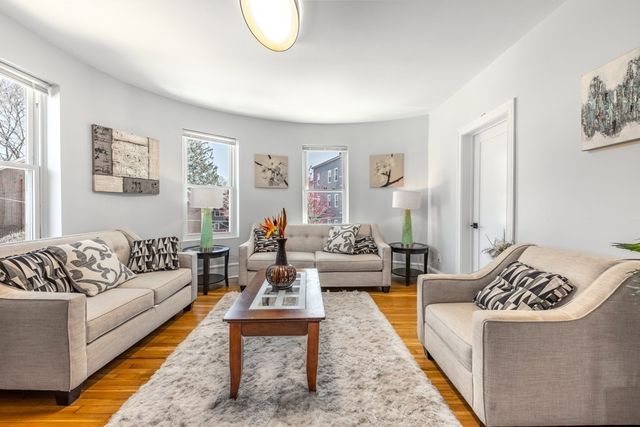113 Regent St, Boston, MA 02119