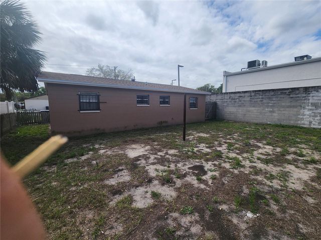 906 E 108TH AVENUE, Tampa, FL 33612