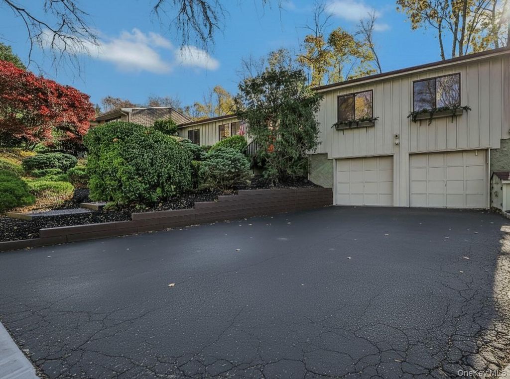 22 Highridge Drive, Huntington, NY 11743