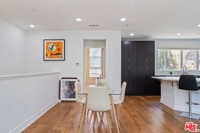 2780 N Wright Lane, Los Angeles, CA 90068