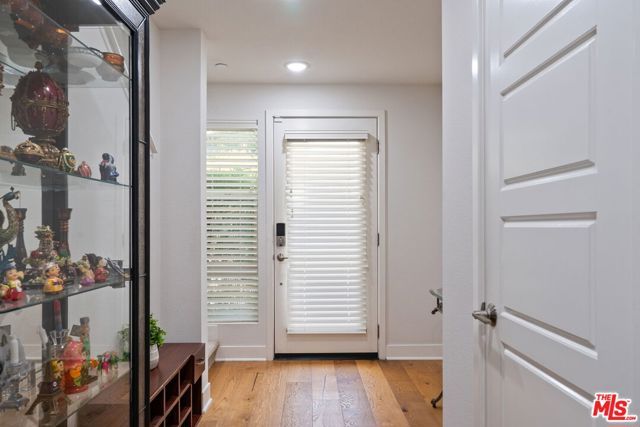 2780 N Wright Lane, Los Angeles, CA 90068
