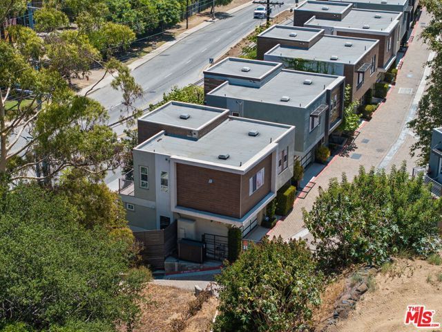 2780 N Wright Lane, Los Angeles, CA 90068