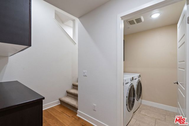 2780 N Wright Lane, Los Angeles, CA 90068