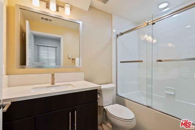 2780 N Wright Lane, Los Angeles, CA 90068