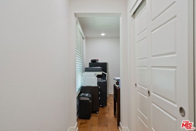 2780 N Wright Lane, Los Angeles, CA 90068